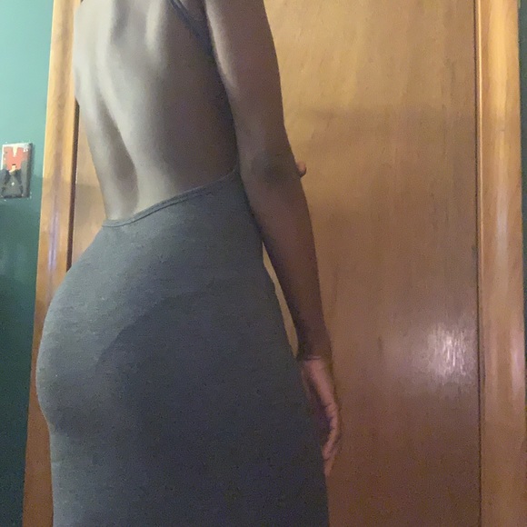 Backless Dress - Picture 3 of 6